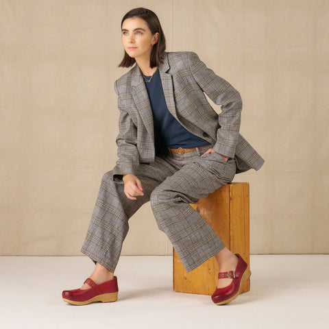 Wide XP 2.0 Mary Jane Clog Red