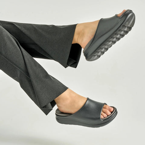 Devyn Black Molded